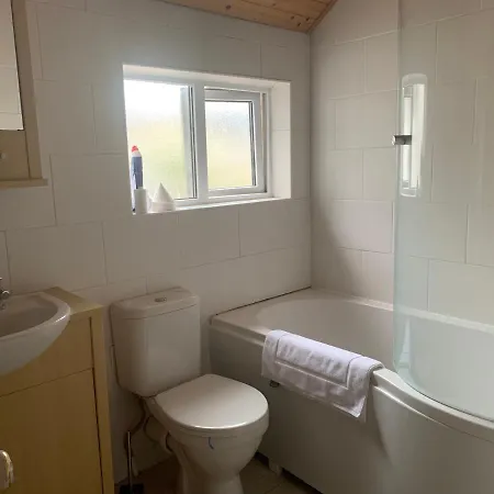 Inviting 3-Bed House In Lowestoft Near The Beach Exterior photo