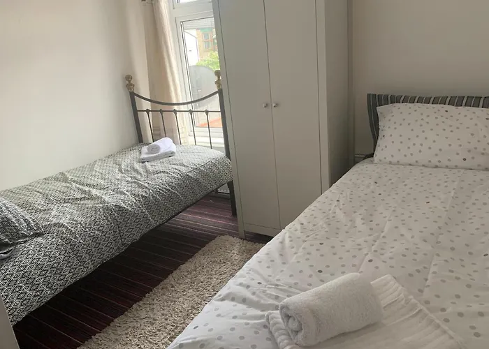 Inviting 3-Bed House In Lowestoft Near The Beach