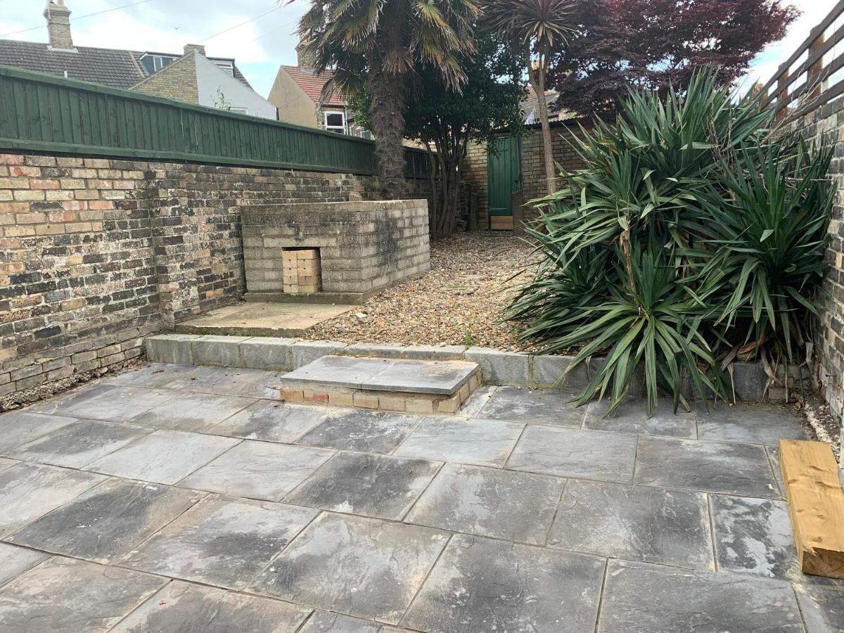 Holiday home Inviting 3-bed House In Near The Lowestoft